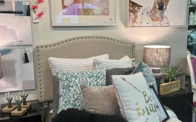 Decorative Pillows & Throws Gallery